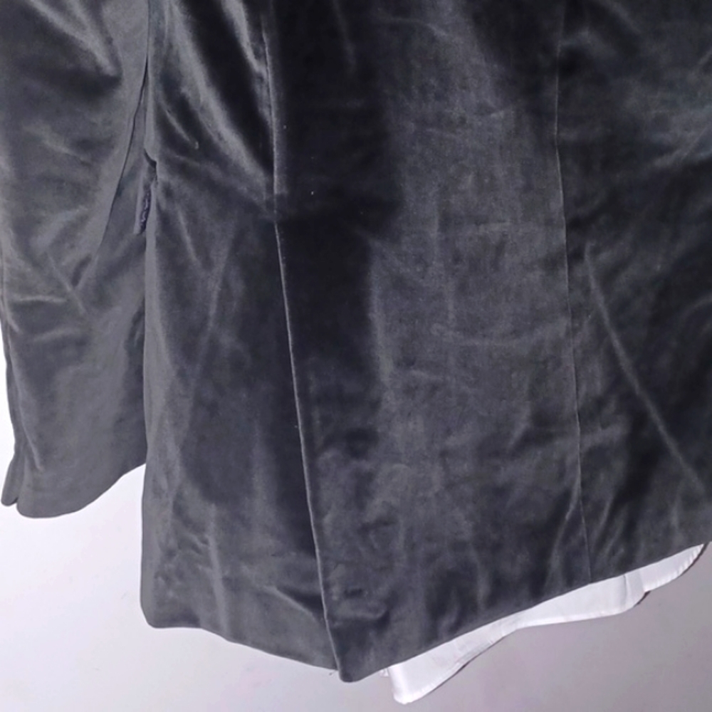 NEIMAN MARCUS Dark Olive Green Velvet Blazer, 42L - Picture 10 of 13